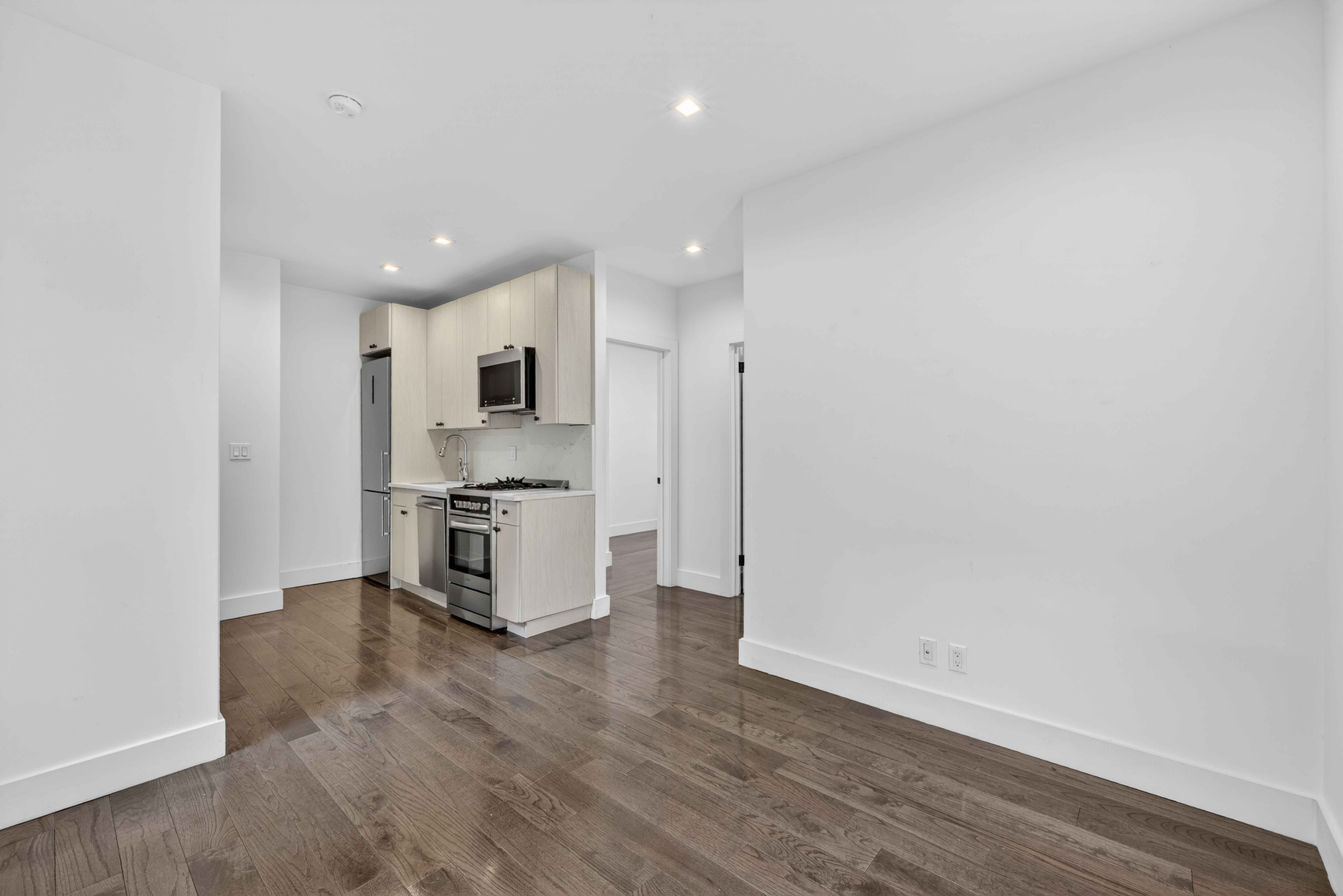 152 Thompson Street, Unit 4A Manhattan, NY 10012 - Photo 7 of 13