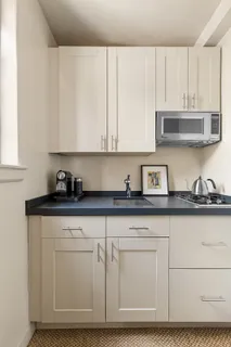 $775,000 | 81 Irving Place, Unit 9H | Gramercy