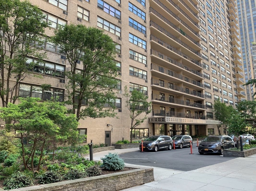 205 West End Avenue, Unit 15H Manhattan, NY 10023 - Photo 16 of 17 a building view