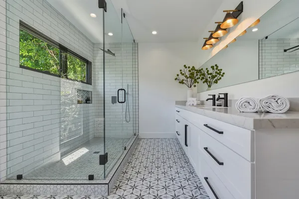 $3,350,000 | 3721 Woodcliff Road, Sherman Oaks, CA 91403