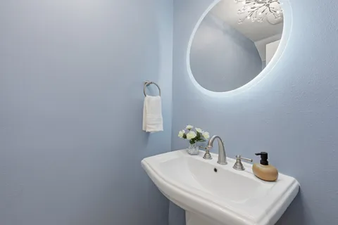 $1,379,000 | 21445 Hayley Lane, Huntington Beach, CA 92646