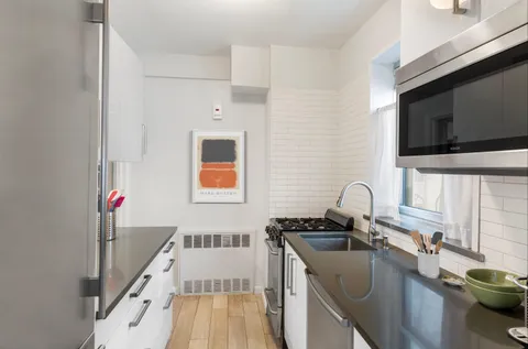 $895,000 | 11 5th Avenue, Unit 4C | Greenwich Village