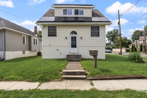 Contact Agent | 445 East Mill Road, Maple Shade, NJ 08052