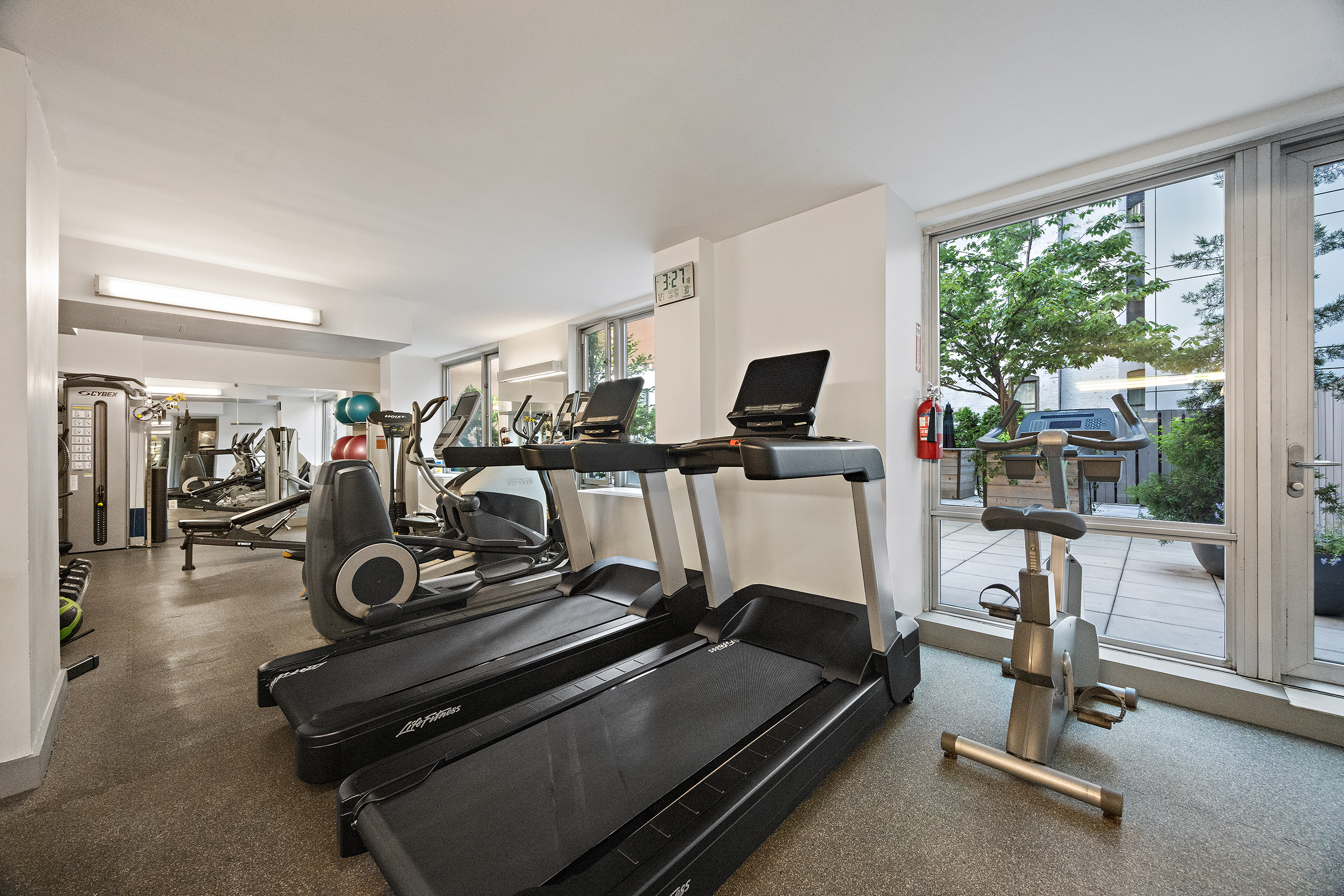 464 West 44th Street, Unit 6J Manhattan, NY 10036 - Photo 8 of 15