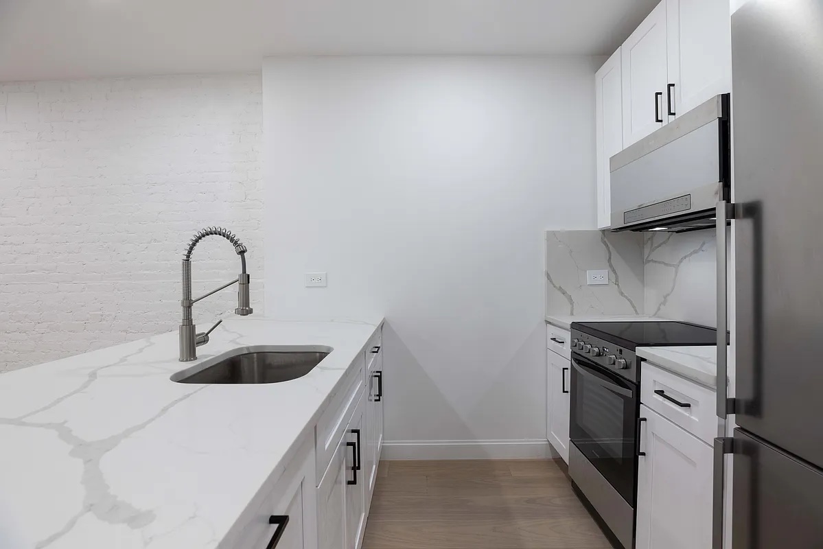 357 West 22nd Street, Unit 4 Manhattan, NY 10011 - Photo 4 of 12