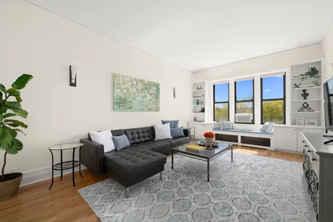 $360,000 | 3875 Waldo Avenue, Unit 6E | Fieldston