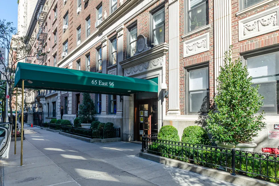 $2,799,000 | 65 East 96th Street, Unit 15D | Upper East Side