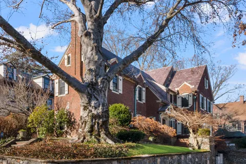 $2,195,000 | 82 Freeman Parkway, Providence, RI 02906