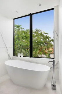$6,350,000 | 5630 Pine Tree Drive, Miami Beach, FL 33140
