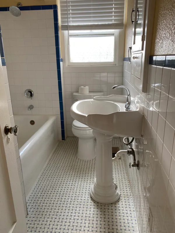 $870,000 | 795 Alcatraz Avenue, Oakland, CA 94609