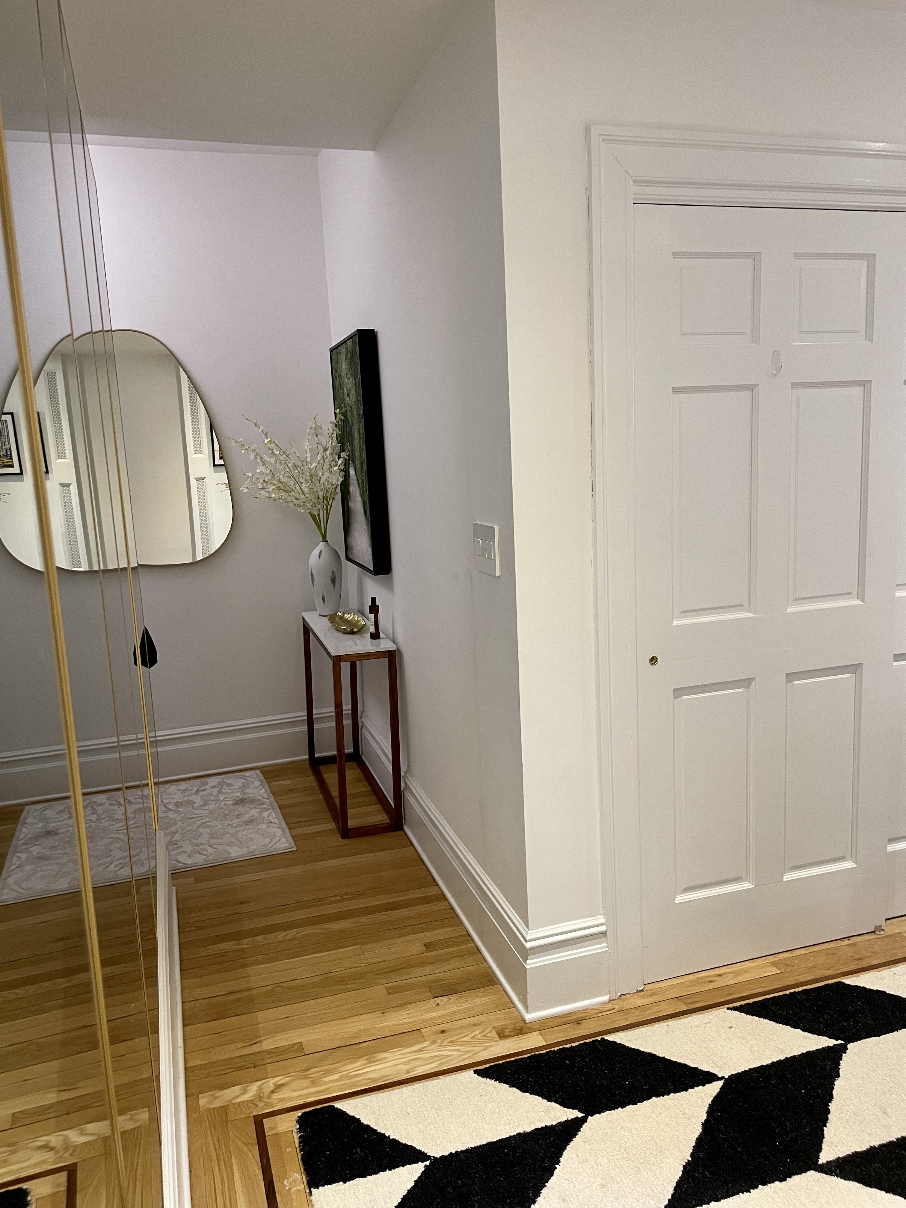 203 West 90th Street, Unit 6B Manhattan, NY 10024 - Photo 6 of 22 a view of a hallway with interior of the house