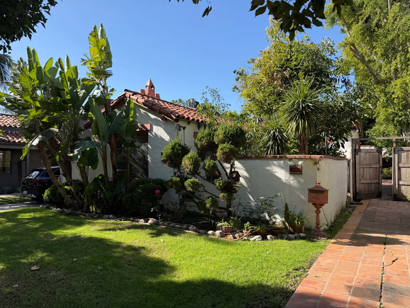 $1,750,000 | 453 Flores Street, Los Angeles, CA 90048