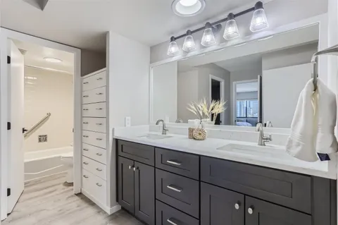 $600,000 | 1551 Larimer Street, Unit 2705, Denver, CO 80202