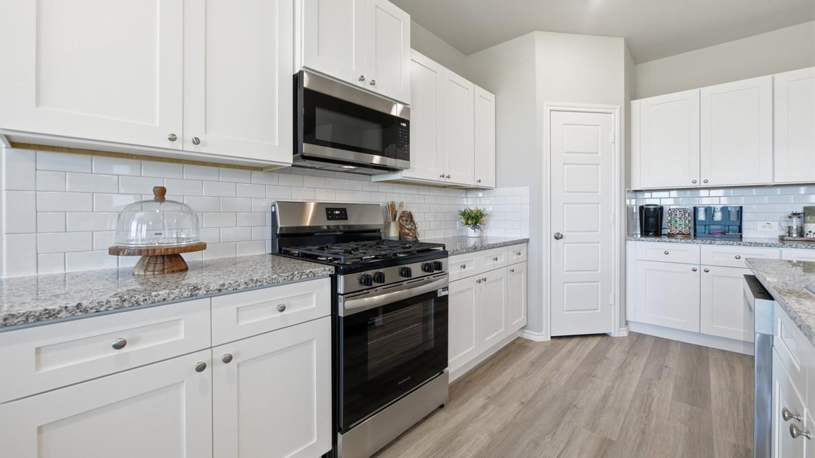 15921 Stableford Road Fort Worth, TX 76247 - Photo 5 of 28 Gallery Image 5