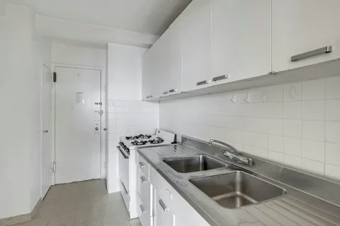 $225,000 | 1 Fordham Hill Ovl, Unit 12C | University Heights