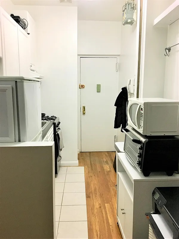 317 East 75th Street, Unit 2 Manhattan, NY 10021 - Photo 2 of 7