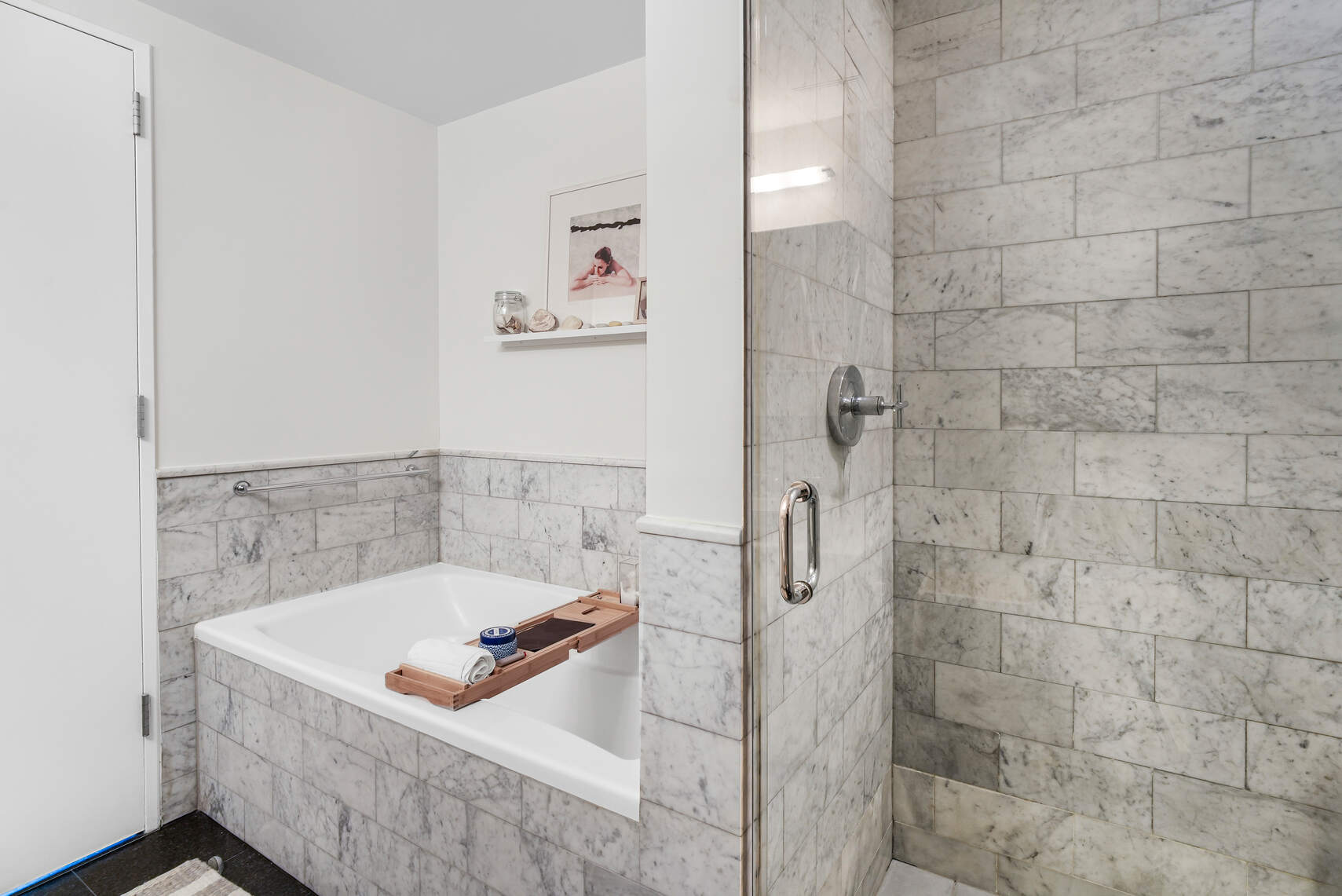 199 State Street, Unit 5C Brooklyn, NY 11201 - Photo 9 of 16 a bath tub sitting next to a bathroom