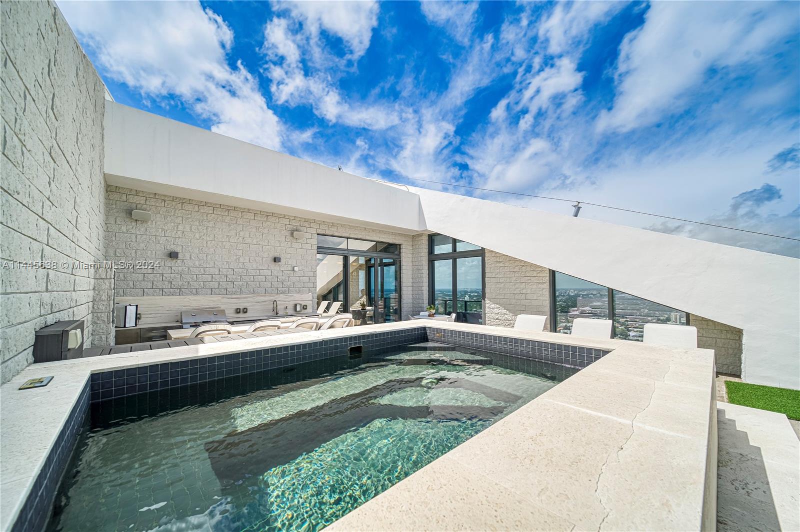 88 Southwest 7th Street, Unit PH4303 Miami, FL 33130 - Photo 2 of 97