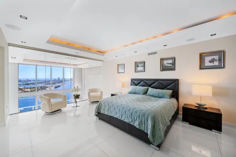 $5,199,000 | 1040 Biscayne Boulevard, Unit 4403, Miami, FL 33132