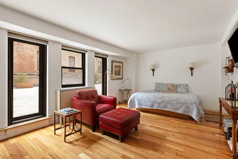 $399,000 | 310 Lexington Avenue, Unit 1B | Murray Hill
