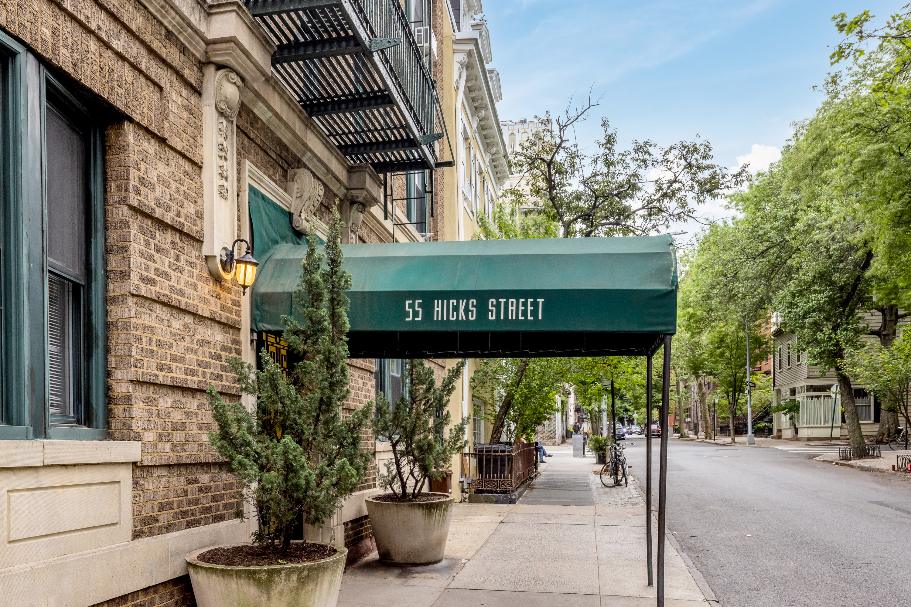 55 Hicks Street, Unit 2 Brooklyn, NY 11201 - Photo 6 of 8 a view of a building with garden