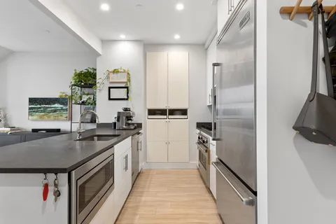 $995,000 | 1 Hanson Place, Unit 24E | Fort Greene