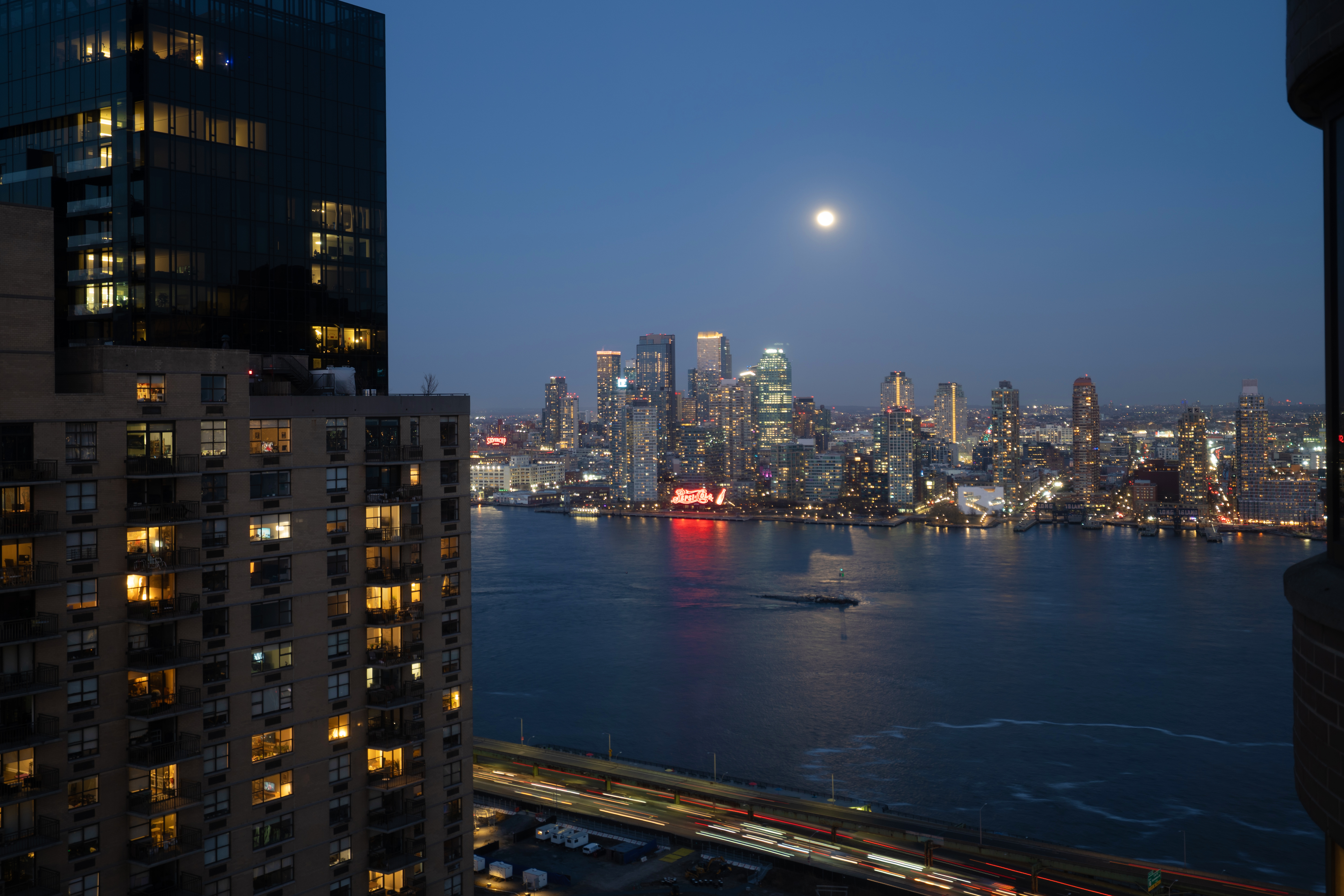 330 East 38th Street, Unit 38E Manhattan, NY 10016 - Photo 10 of 35