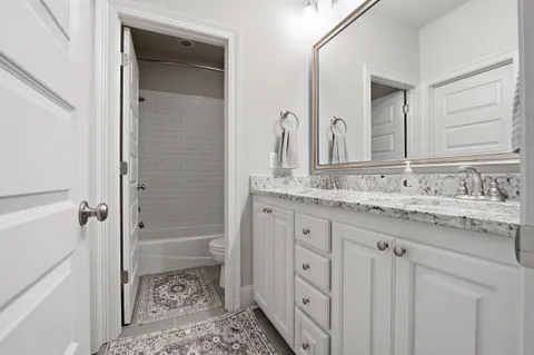 $587,500 | 2026 Glasgow Avenue, Baton Rouge, LA 70808