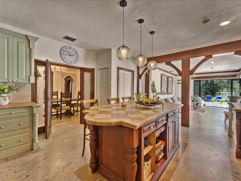 1150 North Biscayne Point Road Miami Beach, FL 33141 - Photo 20 of 65 Gallery Image 20