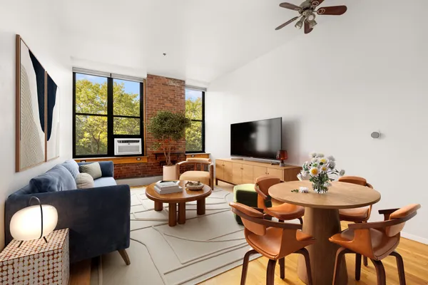 $825,000 | 372 Dekalb Avenue, Unit 5C | Clinton Hill