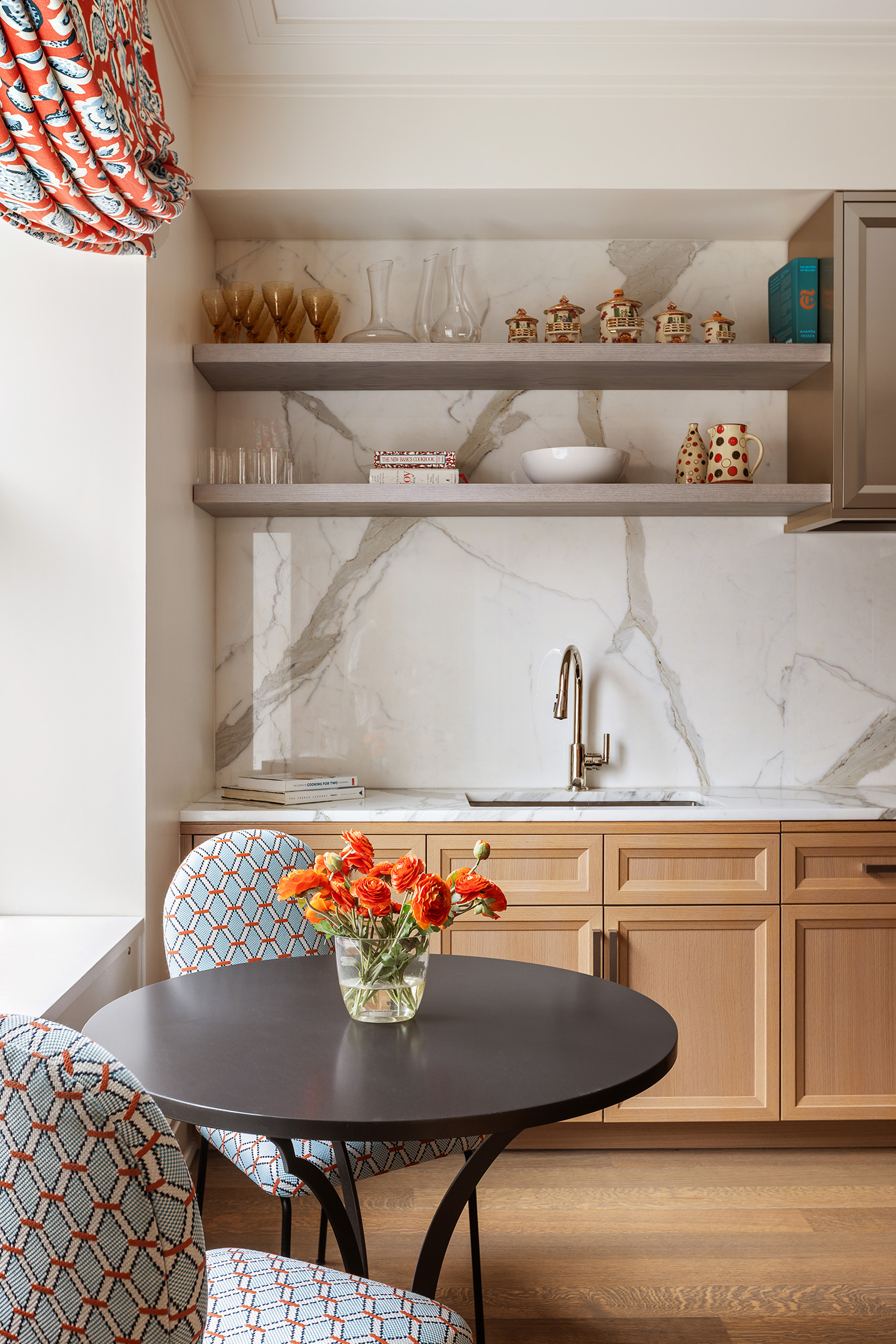 225 West 86th Street, Unit 1005 Manhattan, NY 10024 - Photo 5 of 15 a view of a dining room with furniture