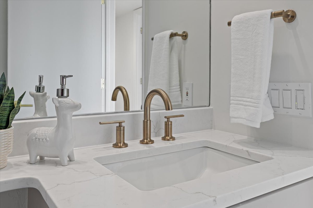 1401 17th Street Northwest, Unit 1007 Washington, DC 20036 - Photo 29 of 38