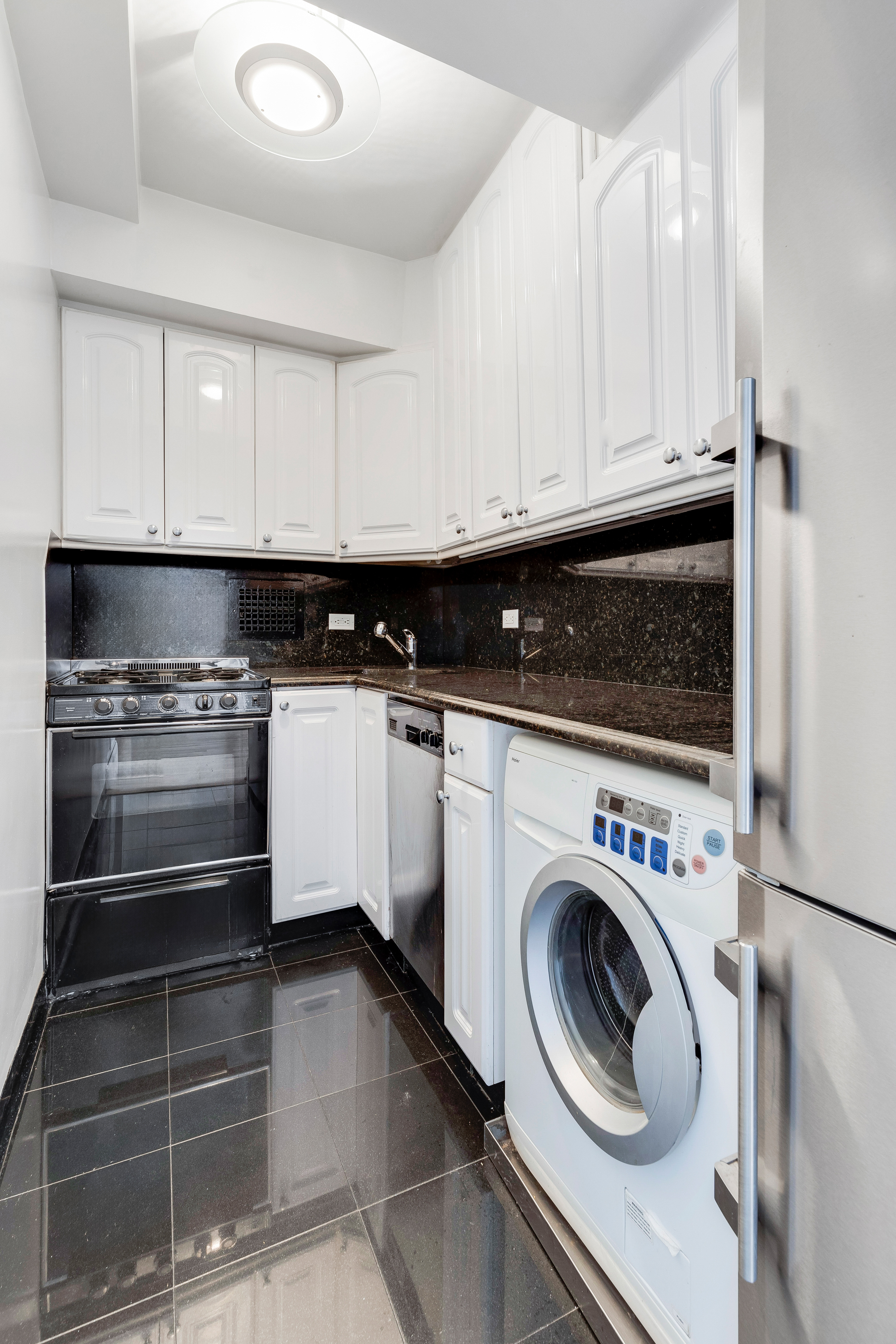 200 Central Park South, Unit 19K Manhattan, NY 10019 - Photo 6 of 14