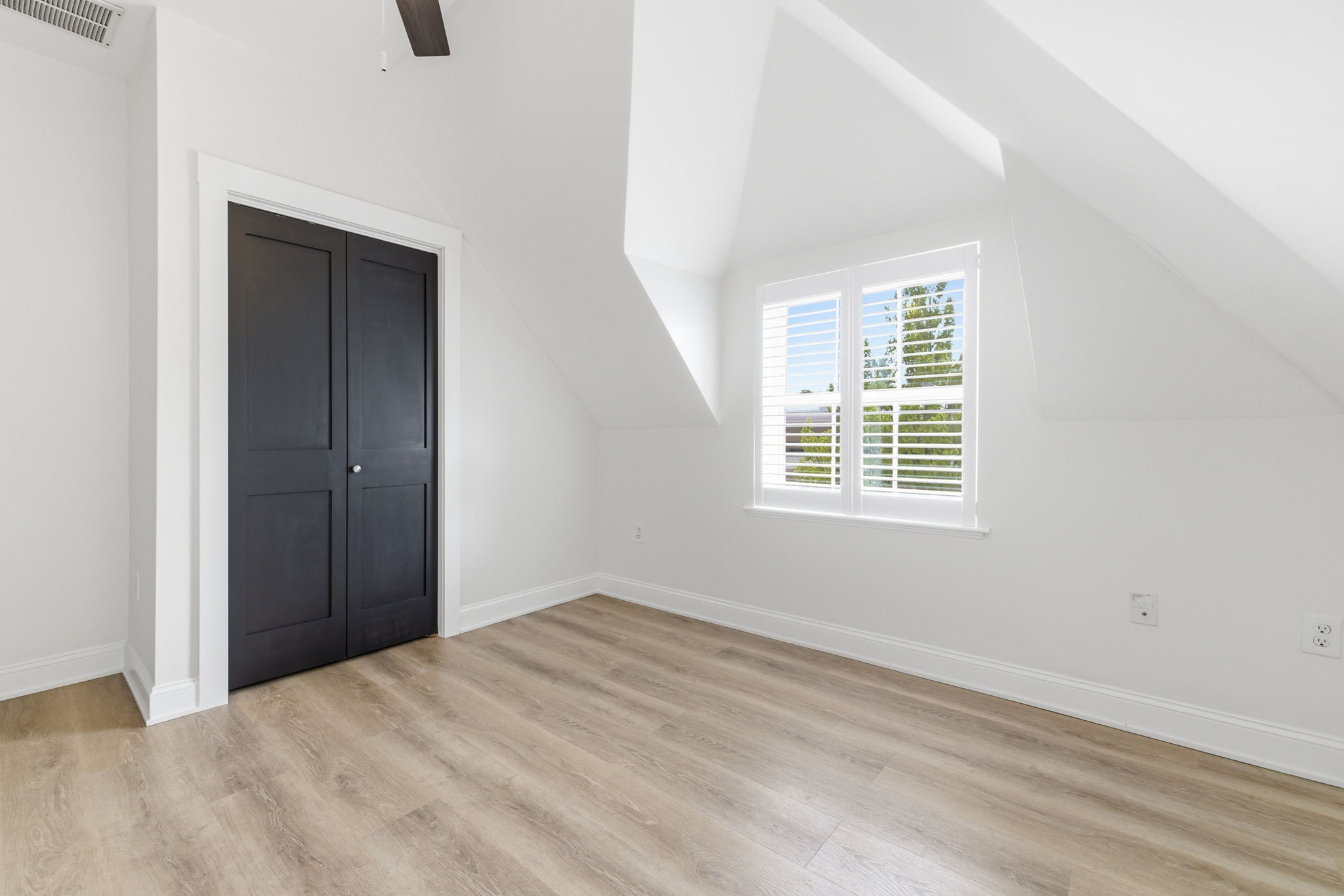 317 Main Street, Unit 7 Wakefield, MA 01880 - Photo 10 of 17 a view of an empty room with a window
