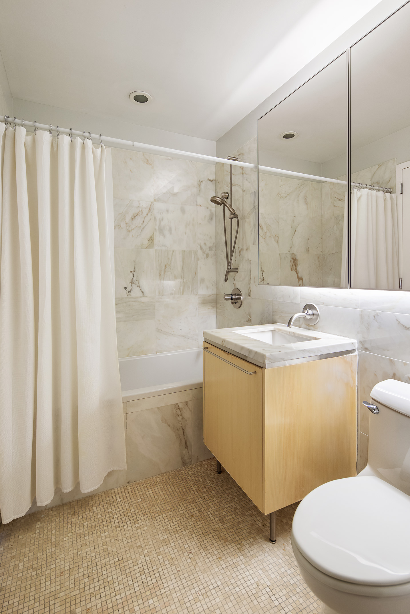 200 Chambers Street, Unit 5H Manhattan, NY 10007 - Photo 9 of 19 Gallery Image 9