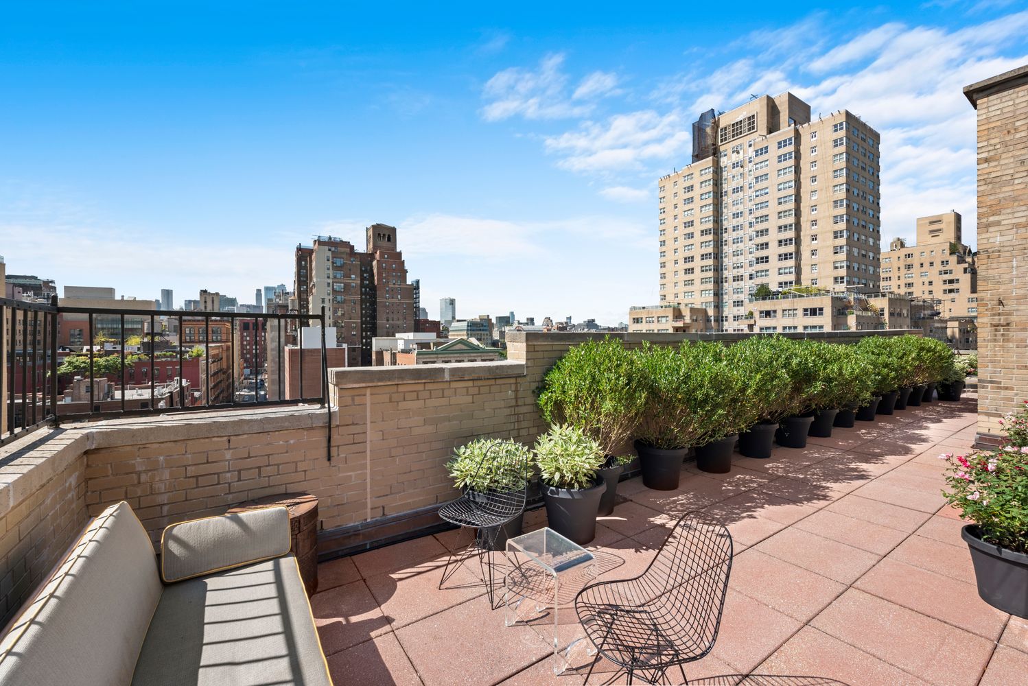 $2,500,000 | 35 East 9th Street, Unit PHA | Greenwich Village
