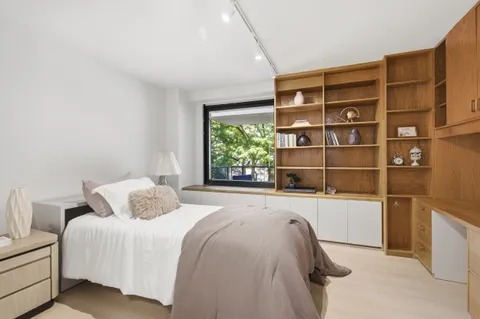$1,200,000 | 531 Main Street, Unit 409 | Roosevelt Island