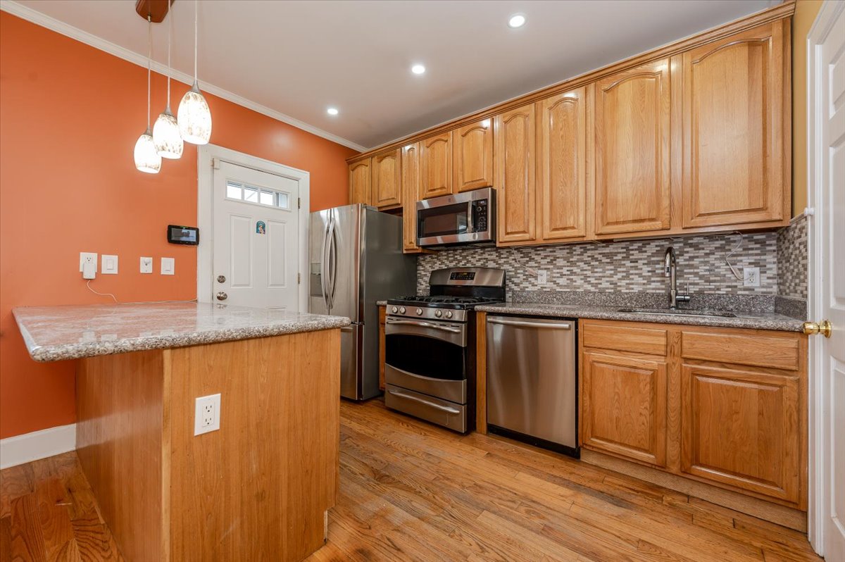 79-32 60th Lane Queens, NY 11385 - Photo 3 of 26