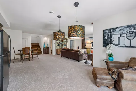 $1,250,000 | 16630 54th Court North, Plymouth, MN 55446