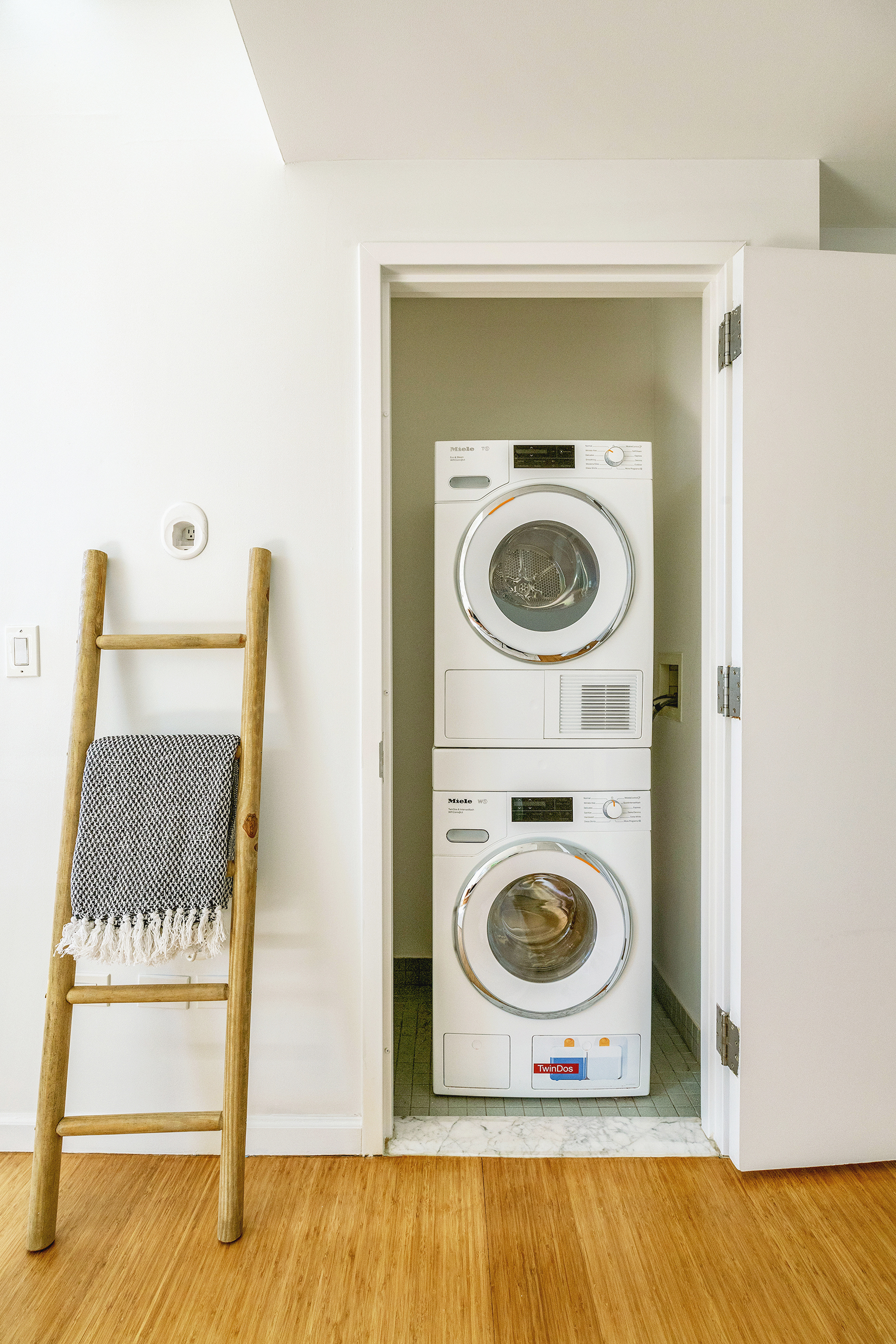 26 Broadway, Unit 704 Brooklyn, NY 11249 - Photo 10 of 20 a close view of utility room