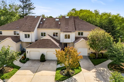 Contact Agent | Chanticleer, Cherry Hill, NJ 08003