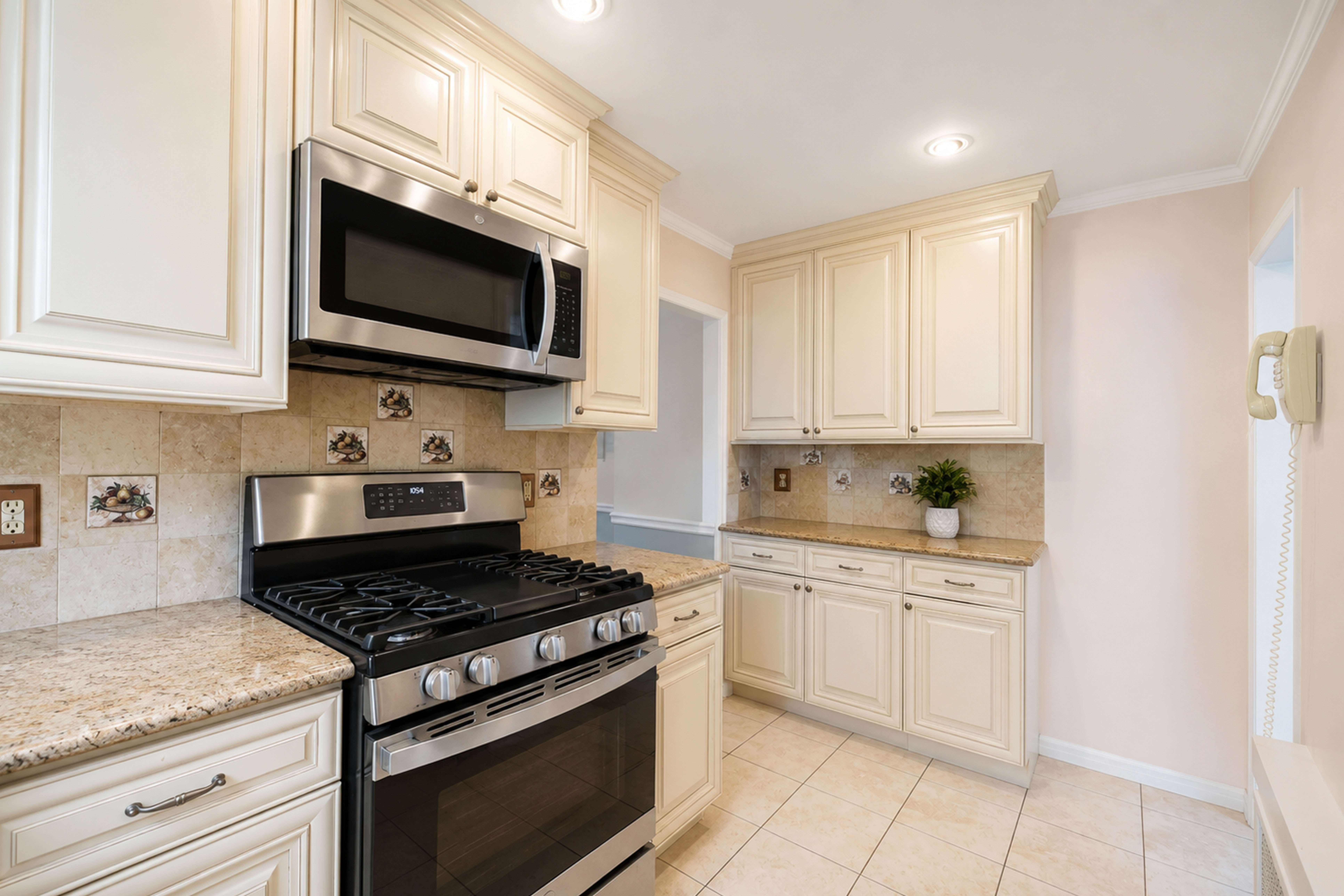 196 Prescott Avenue Staten Island, NY 10306 - Photo 7 of 28