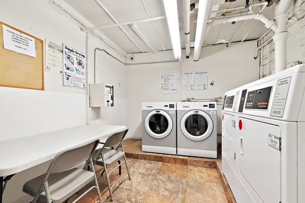 $3,200 | 350 West 56th Street, Unit 1A | Hell's Kitchen