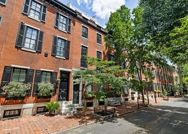 $2,295,000 | 2127 Delancey Place, Philadelphia, PA 19103