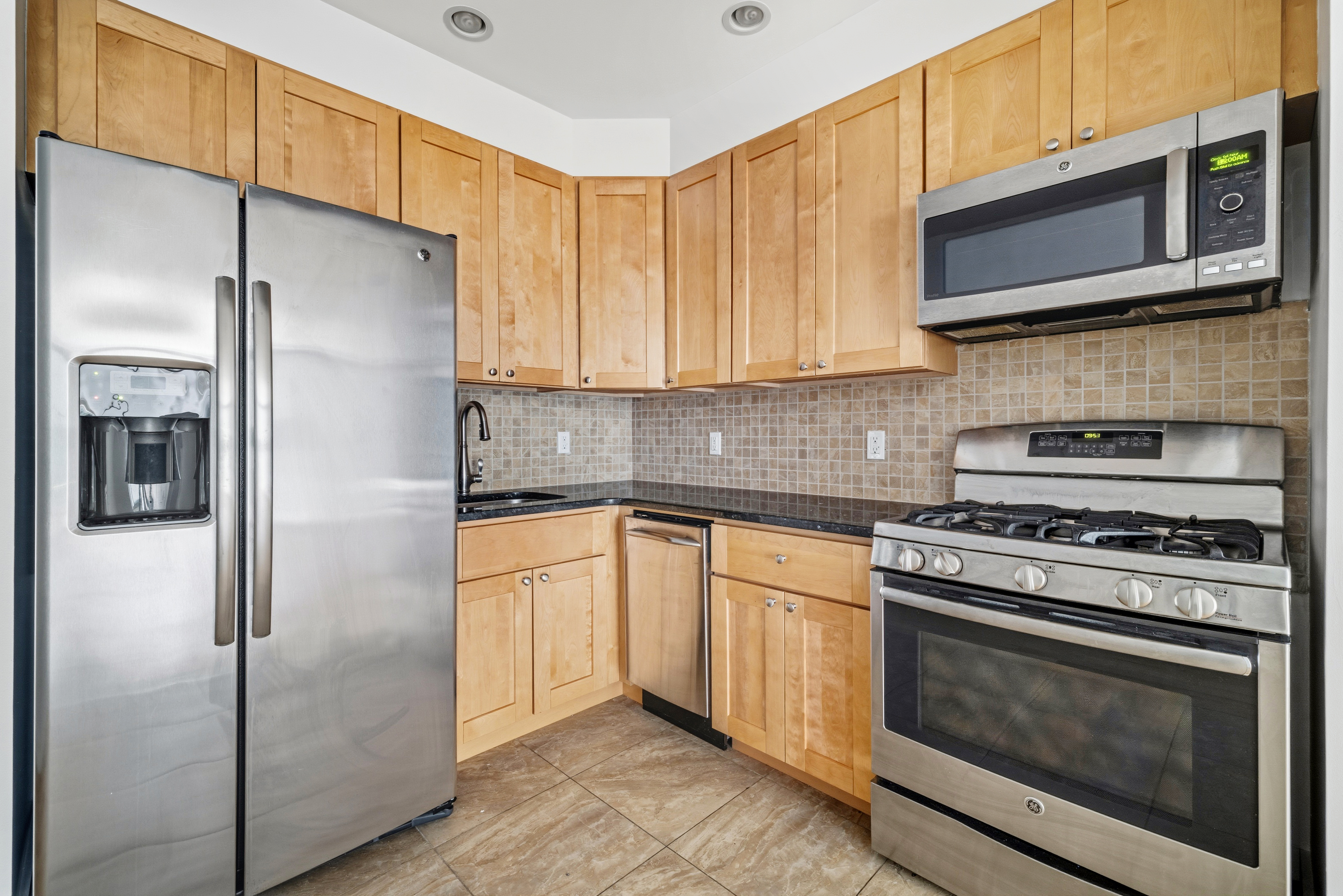 171 Henry Street, Unit 3AB Manhattan, NY 10002 - Photo 8 of 12 Gallery Image 8