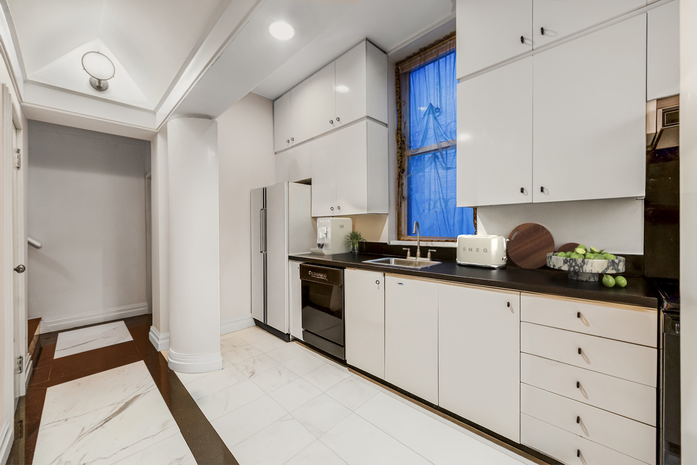 49 East 63rd Street, Unit GARDEN Manhattan, NY 10065 - Photo 9 of 30