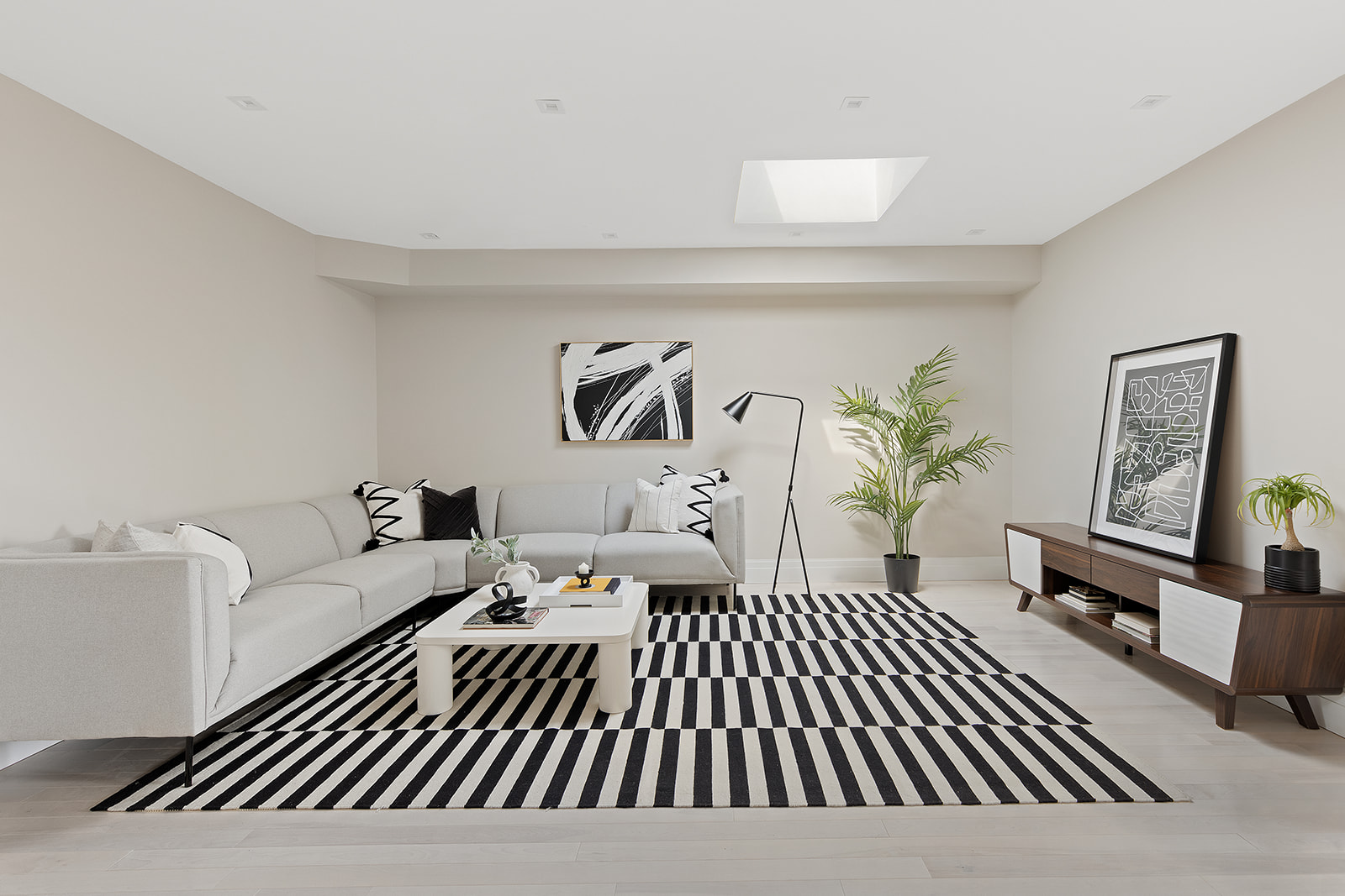 281 Jefferson Avenue Brooklyn, NY 11216 - Photo 16 of 25 a bedroom with a large bed and a couch