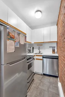 $795,000 | 220 West 15th Street, Unit 1A | Chelsea