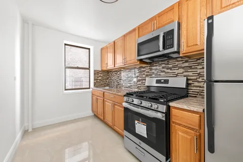 $282,000 | 180 Van Cortlandt Park South, Unit 3B | Kingsbridge