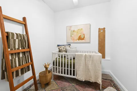 a view of an entryway with workspace